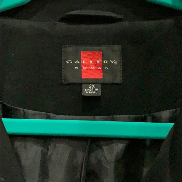 Gallery Woman Black Rain/trench coat - Picture 3 of 8